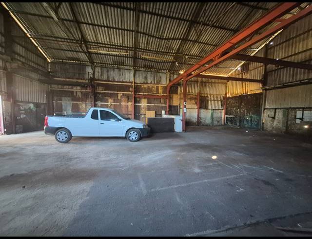 240M² WAREHOUSE TO LET IN LUIPAARDSVLEI